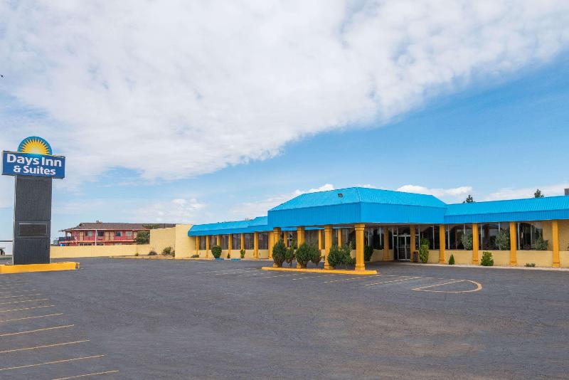 هتل Days Inn & Suites By Wyndham Clovis