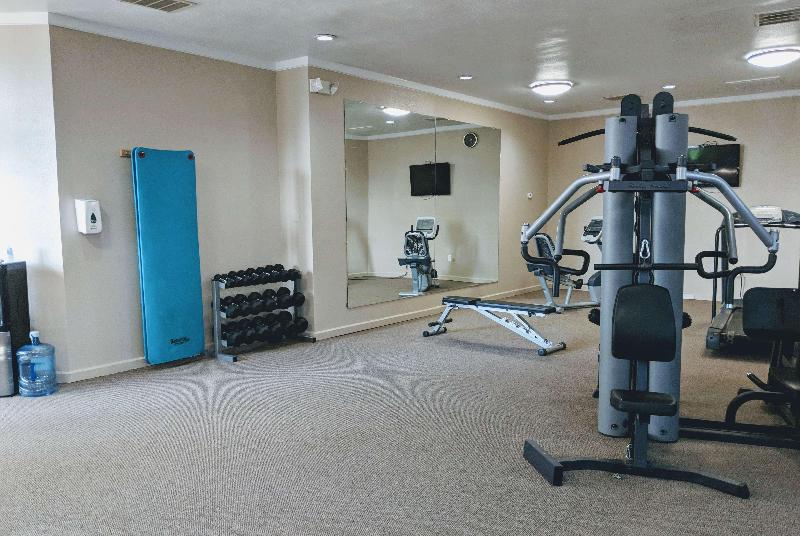 هتل Days Inn & Suites By Wyndham Clovis