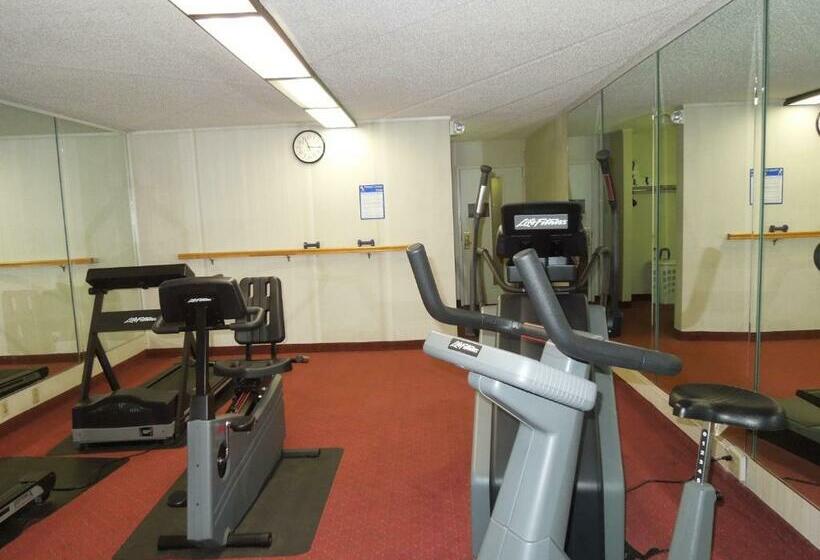 호텔 Lorain Studio Suites