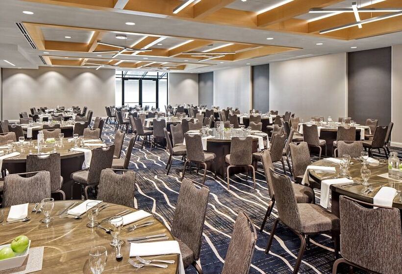 Delta Hotels By Marriott Minneapolis Northeast