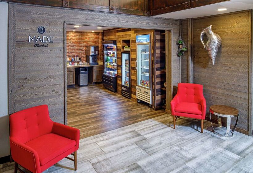 هتل Doubletree By Hilton Appleton