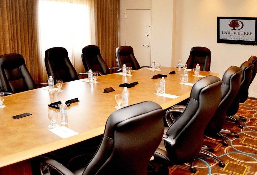 هتل Doubletree By Hilton Houston Hobby Airport