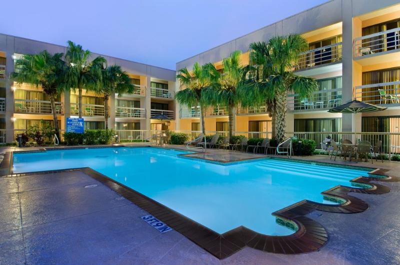 هتل Doubletree By Hilton Houston Hobby Airport