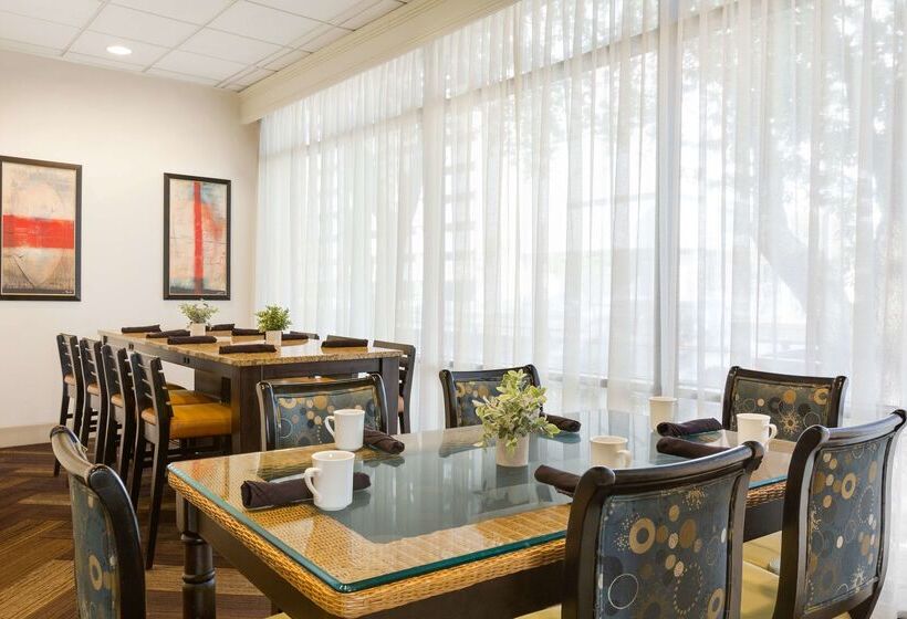 Doubletree By Hilton Houston Medical Center Hotel & Suites