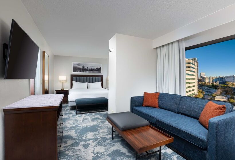 Doubletree By Hilton Houston Medical Center Hotel & Suites