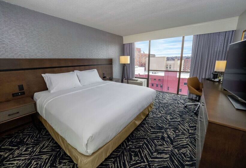 فندق Doubletree By Hilton Jamestown