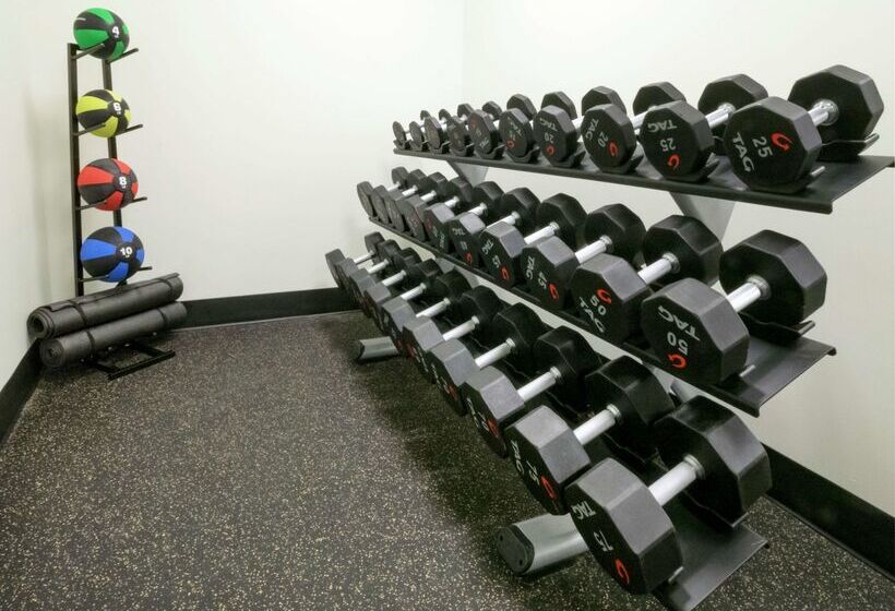 هتل Doubletree By Hilton Jamestown