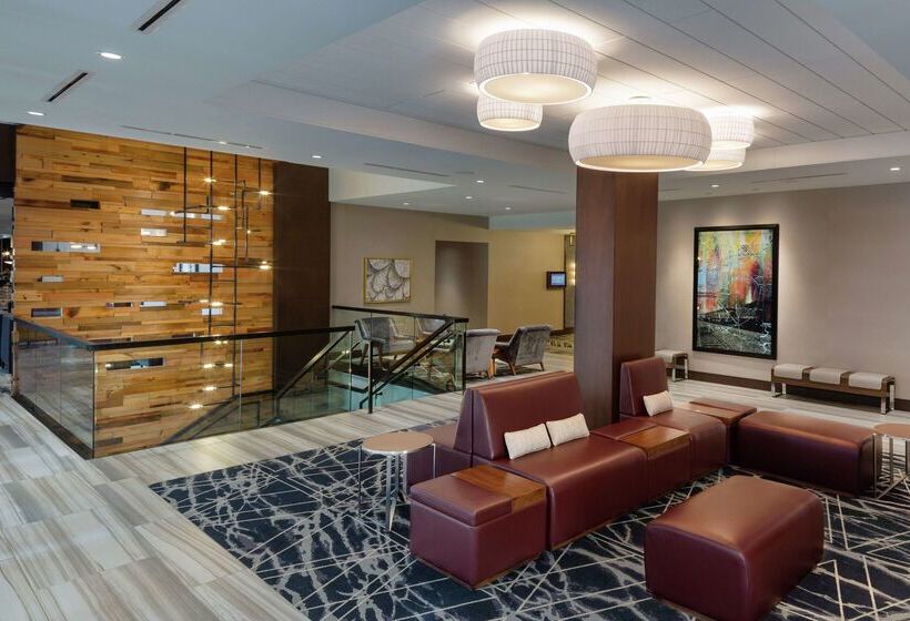 فندق Doubletree By Hilton Jamestown