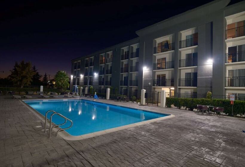 בית מלון כפרי Doubletree By Hilton Livermore, Ca