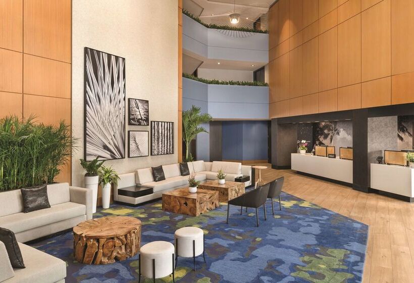 בית מלון כפרי Doubletree By Hilton Tampa Rocky Point Waterfront