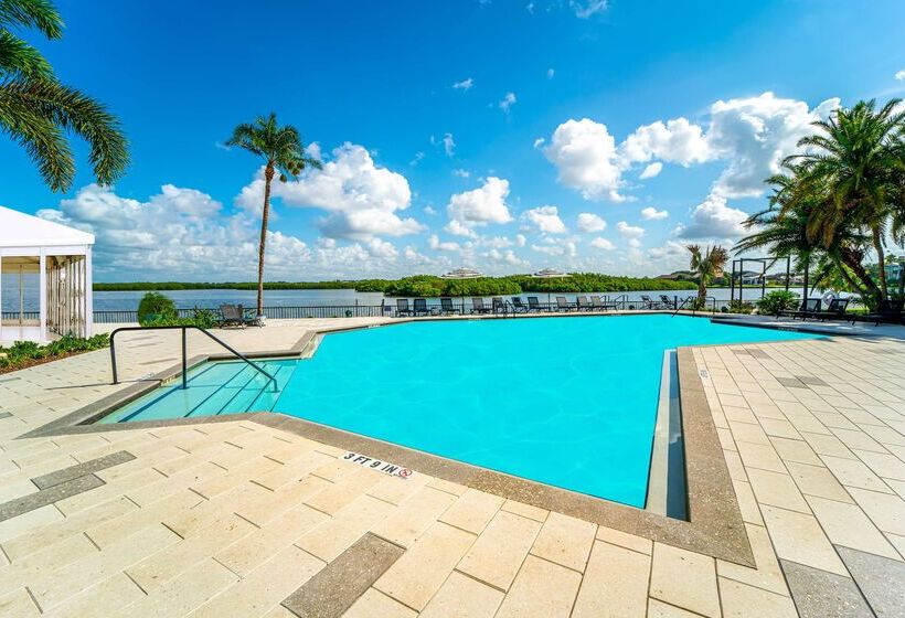 בית מלון כפרי Doubletree By Hilton Tampa Rocky Point Waterfront