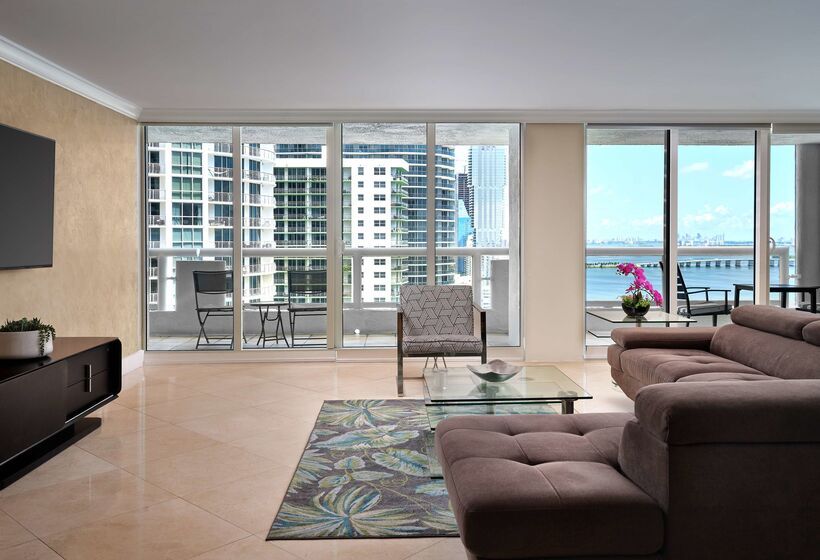 Doubletree By Hilton Grand Hotel Biscayne Bay