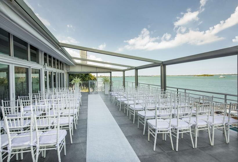 Doubletree By Hilton Grand Hotel Biscayne Bay