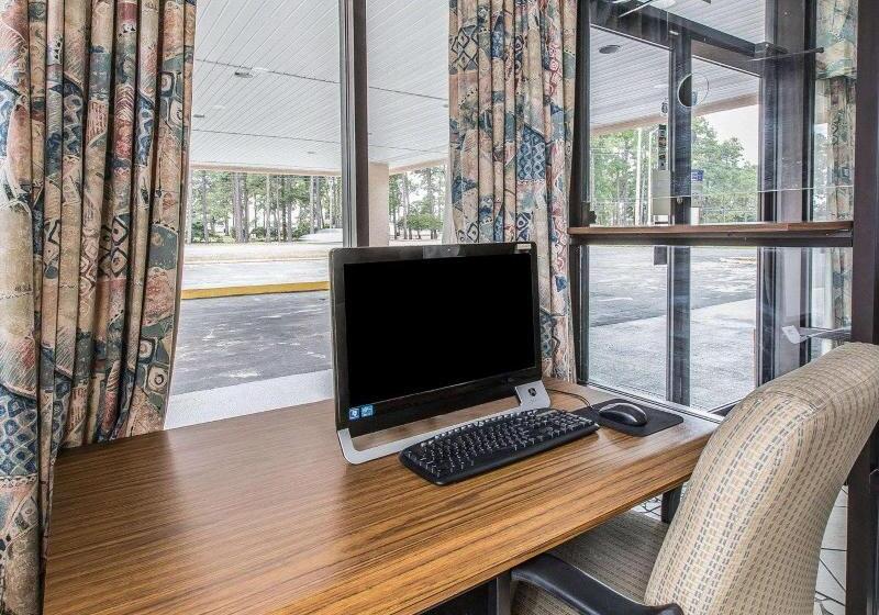 호텔 Econo Lodge