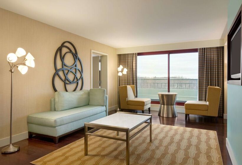 هتل Embassy Suites By Hilton Boston Waltham