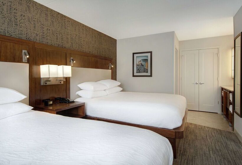هتل Embassy Suites By Hilton Detroit Metro Airport