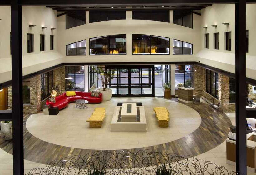 هتل Embassy Suites By Hilton Detroit Metro Airport