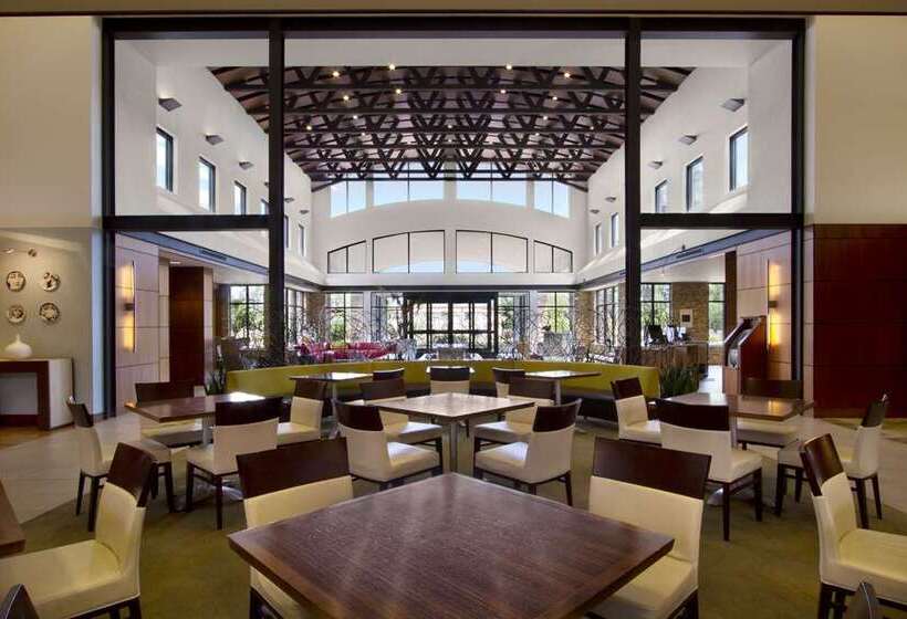هتل Embassy Suites By Hilton Detroit Metro Airport