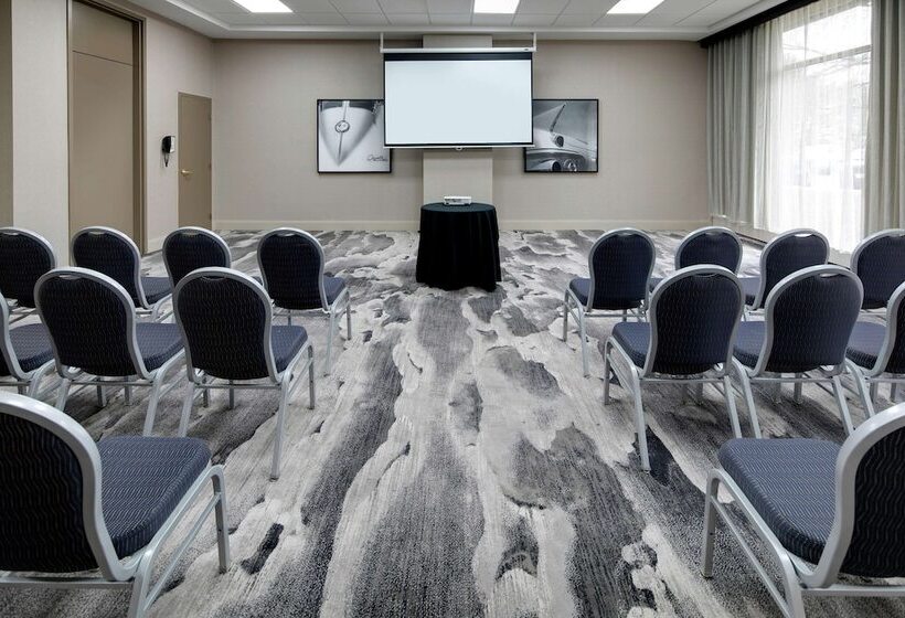 בית מלון כפרי Embassy Suites By Hilton Detroit Troy Auburn Hills