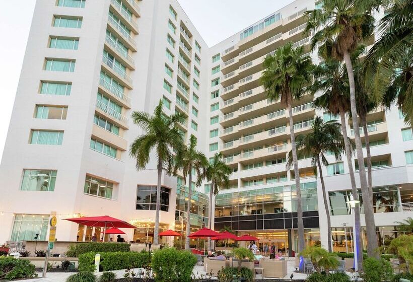 هتل Galleryone Doubletree Hilton Gc Turtle Cove