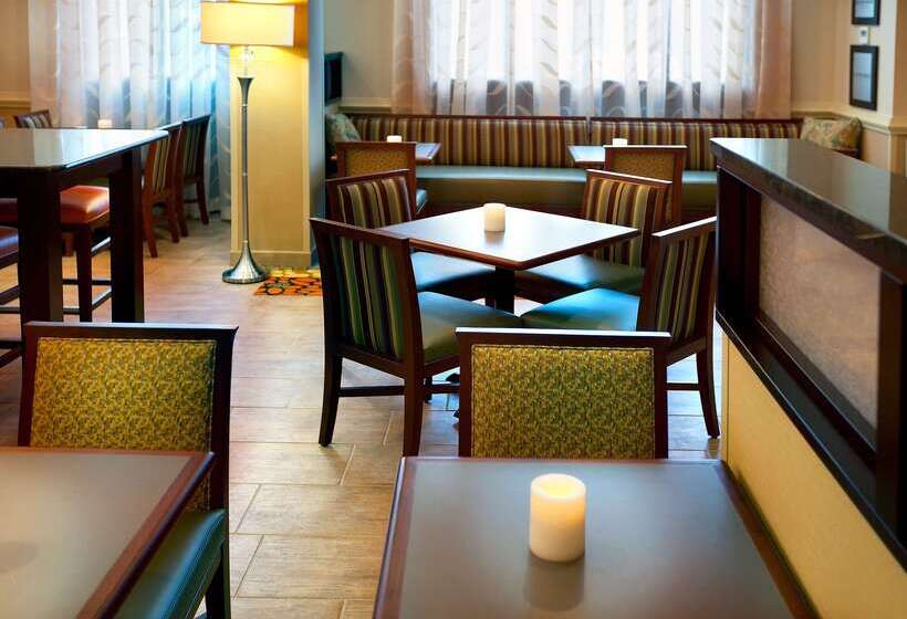 هتل Hampton Inn Alexandria/pentagon South
