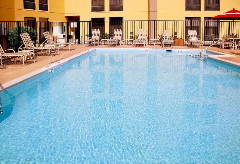 هتل Hampton Inn Alexandria/pentagon South