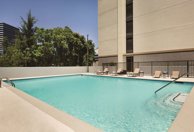 هتل Hampton Inn Atlantabuckhead