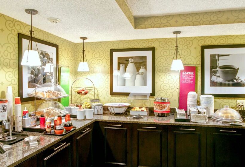 בית מלון כפרי Hampton Inn College Station