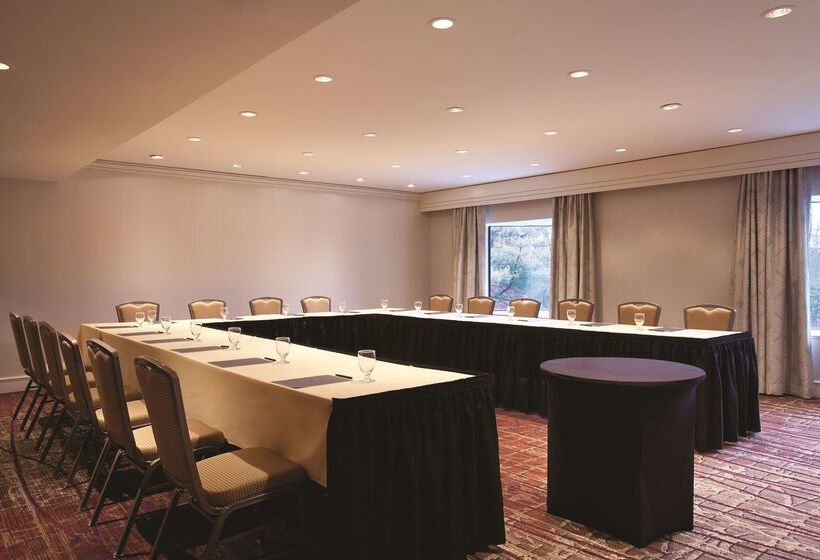 هتل Hilton Boston/dedham