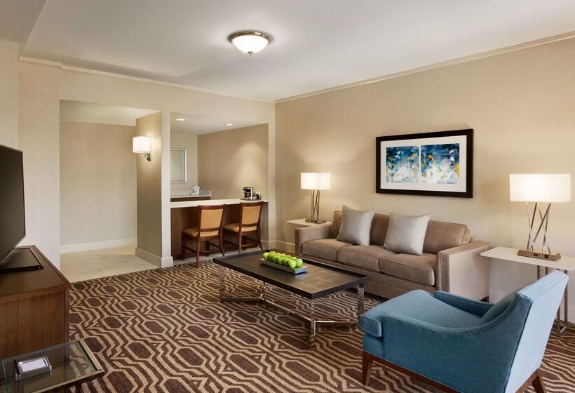هتل Hilton Boston/dedham