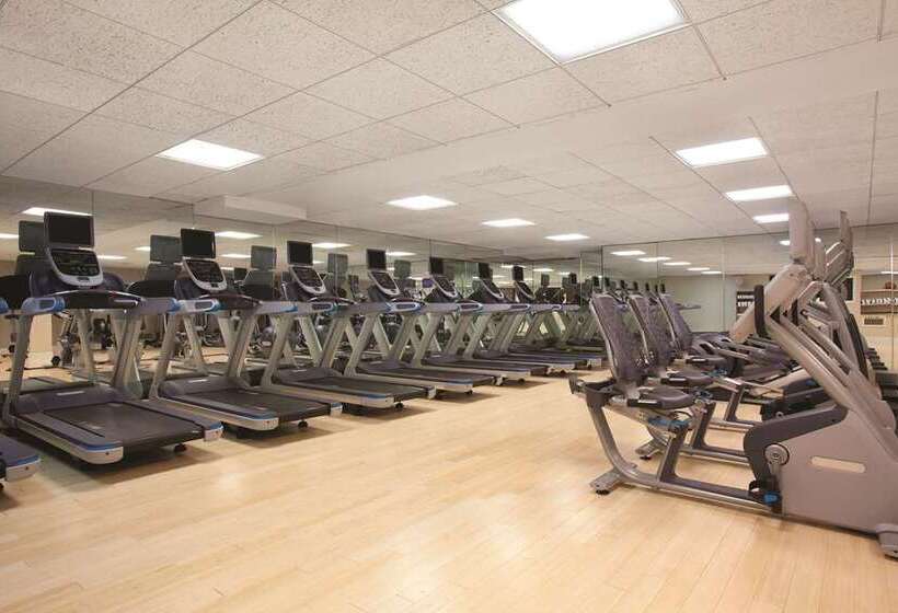 هتل Hilton Boston/dedham