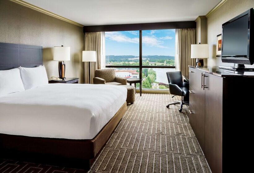 호텔 Hilton Charlotte University Place