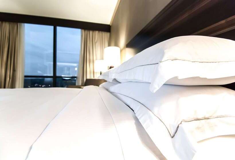 호텔 Hilton Charlotte University Place
