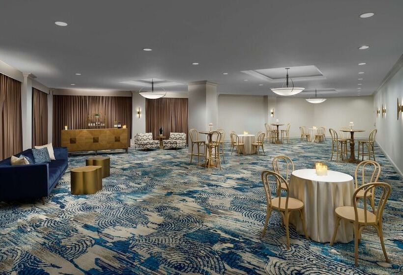 호텔 Hilton Charlotte University Place