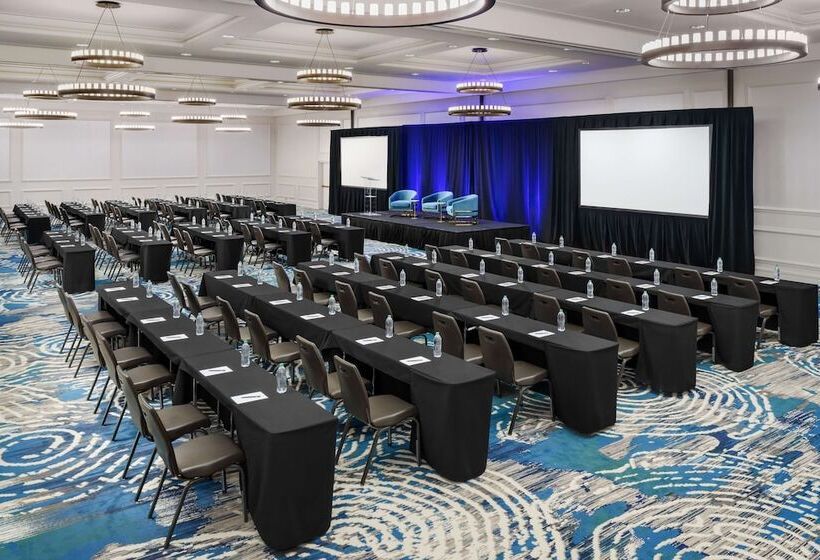 호텔 Hilton Charlotte University Place