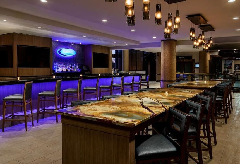 호텔 Hilton Charlotte University Place