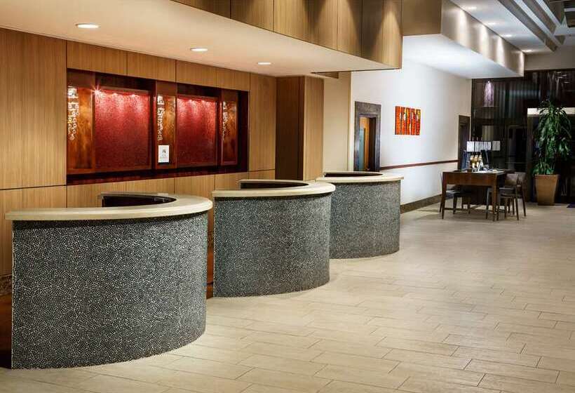 호텔 Hilton Charlotte University Place