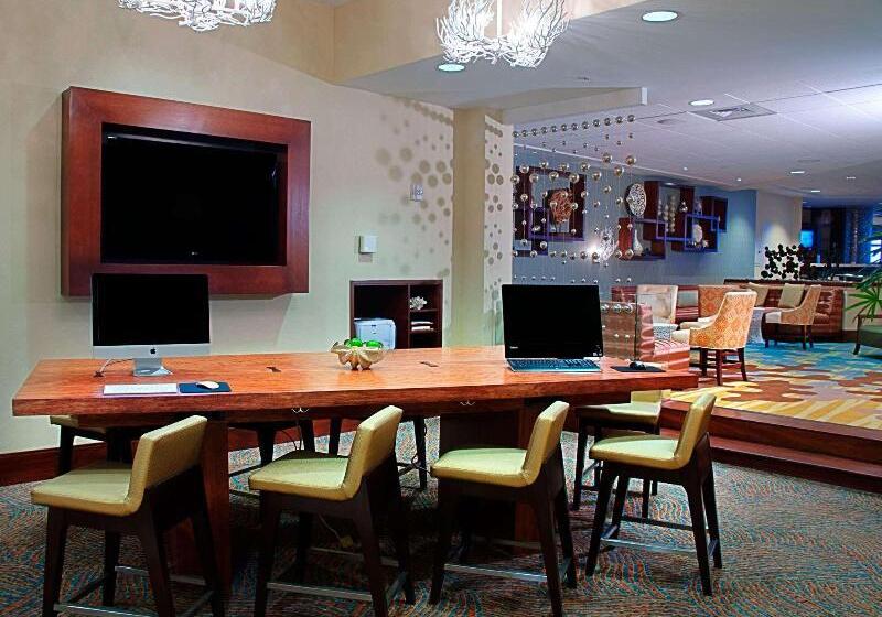 فندق The Singer Oceanfront Resort, Curio Collection By Hilton