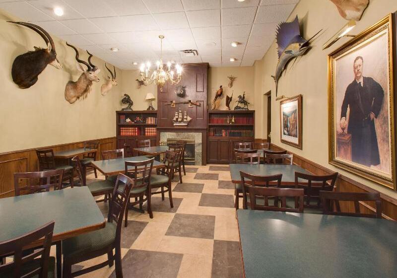 هتل Doubletree By Hilton Austin, Mn