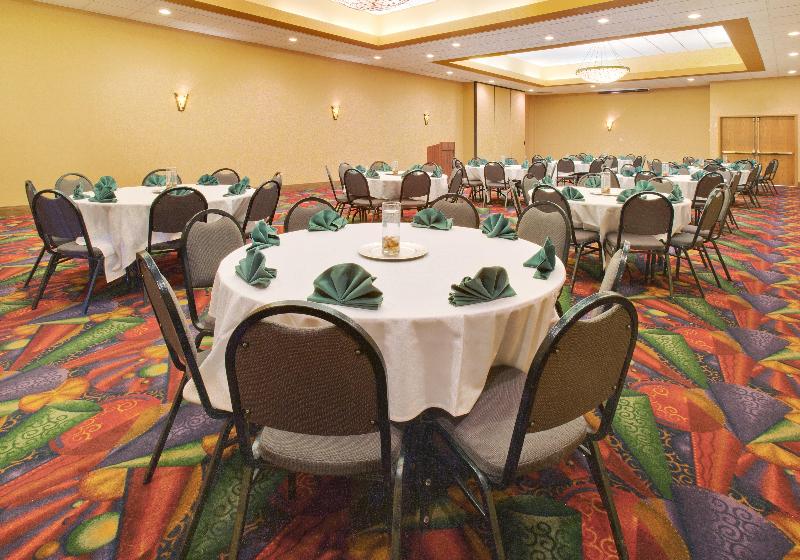 هتل Doubletree By Hilton Austin, Mn