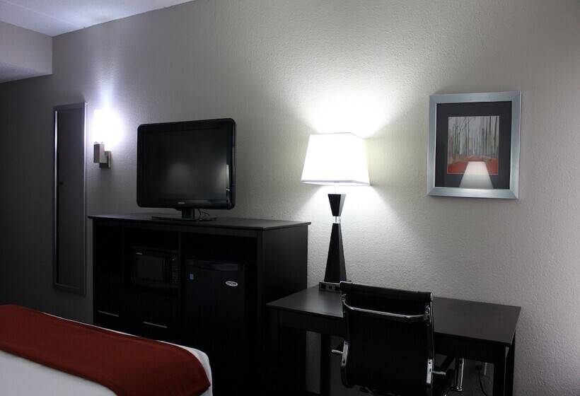 Отель Holiday Inn Express Forsyth, An Ihg