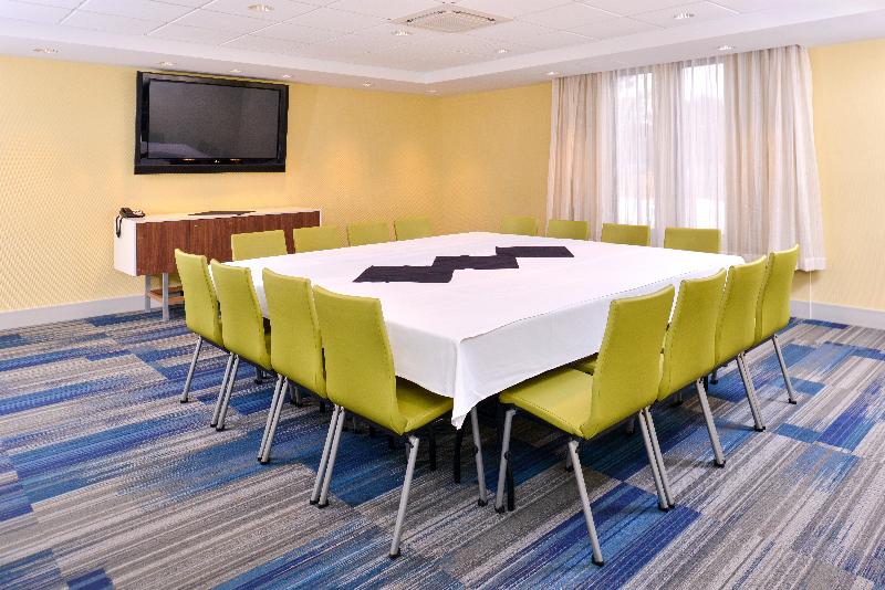 هتل Holiday Inn Express Rochester   University Area, An Ihg