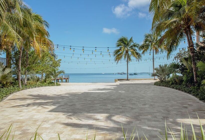 فندق Beachside Resort & Residences