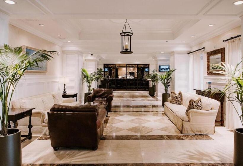 فندق Beachside Resort & Residences