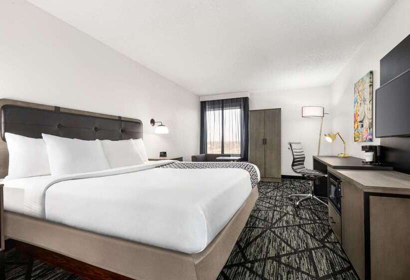 هتل La Quinta By Wyndham Cleveland Airport West