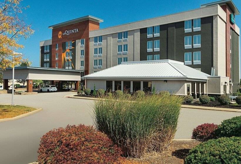 هتل La Quinta By Wyndham Cleveland Airport West