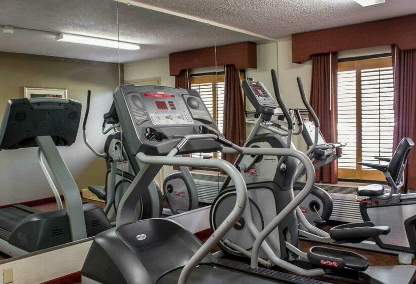 ホテル Quality Inn Chapel Hill  University Area
