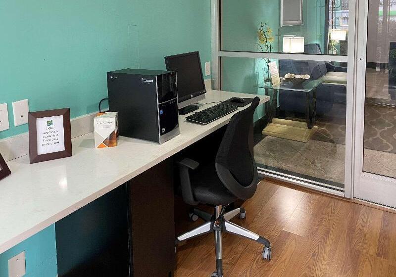 ホテル Quality Inn Elizabeth City Near University