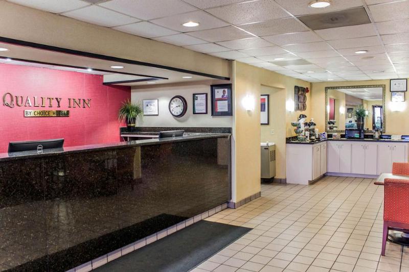호텔 Quality Inn Roanoke Near Lake Gaston