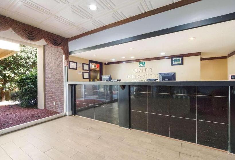 호텔 Quality Inn & Suites Conference Center Statesboro Historic District